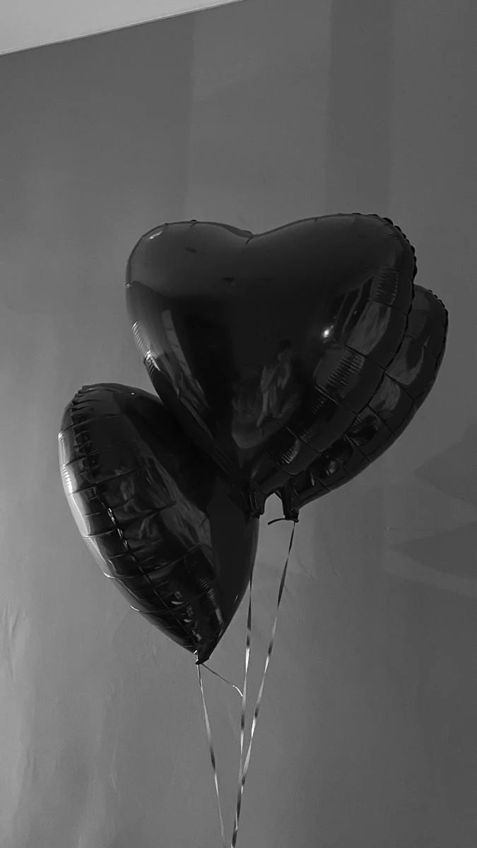 Black Heart Foil Balloon – 18" Romantic Gothic Party Decoration